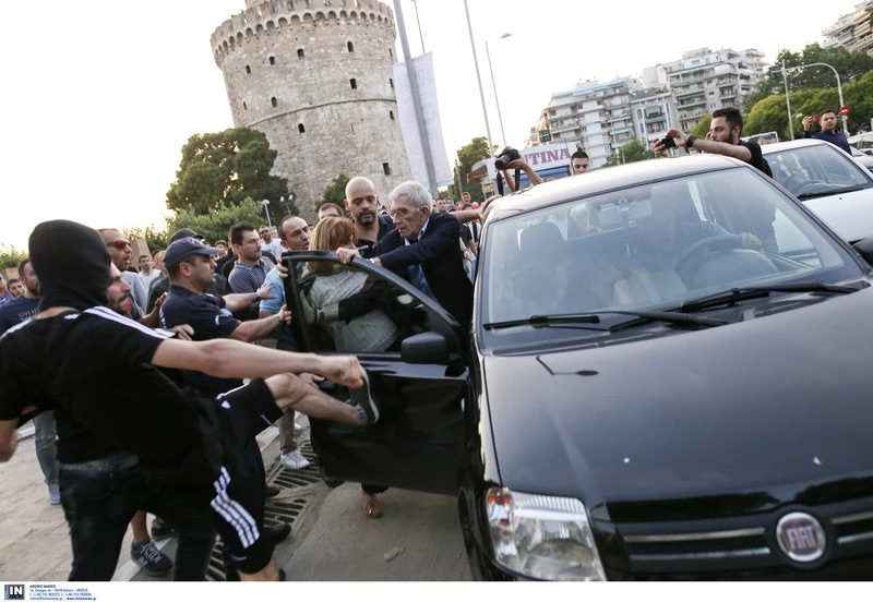 «Καταδρομικά πυρά» κατά Μπουτάρη: «Κάνε και τατουάζ τον Κεμάλ, παραιτήσου να ξεβρωμίσει ο τόπος» –  «Τον χτύπησαν γιατί μας αγαπάει», αναφέρουν οι Τούρκοι!
